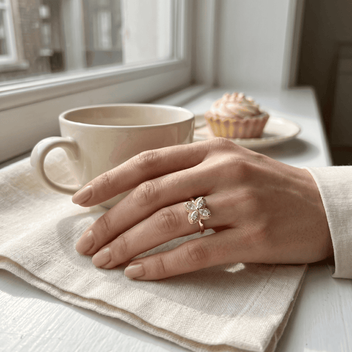 Camélia Royale Ring