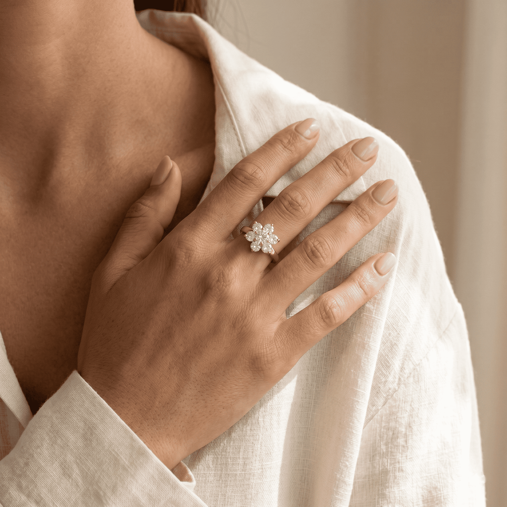Fleur Étoilée Ring